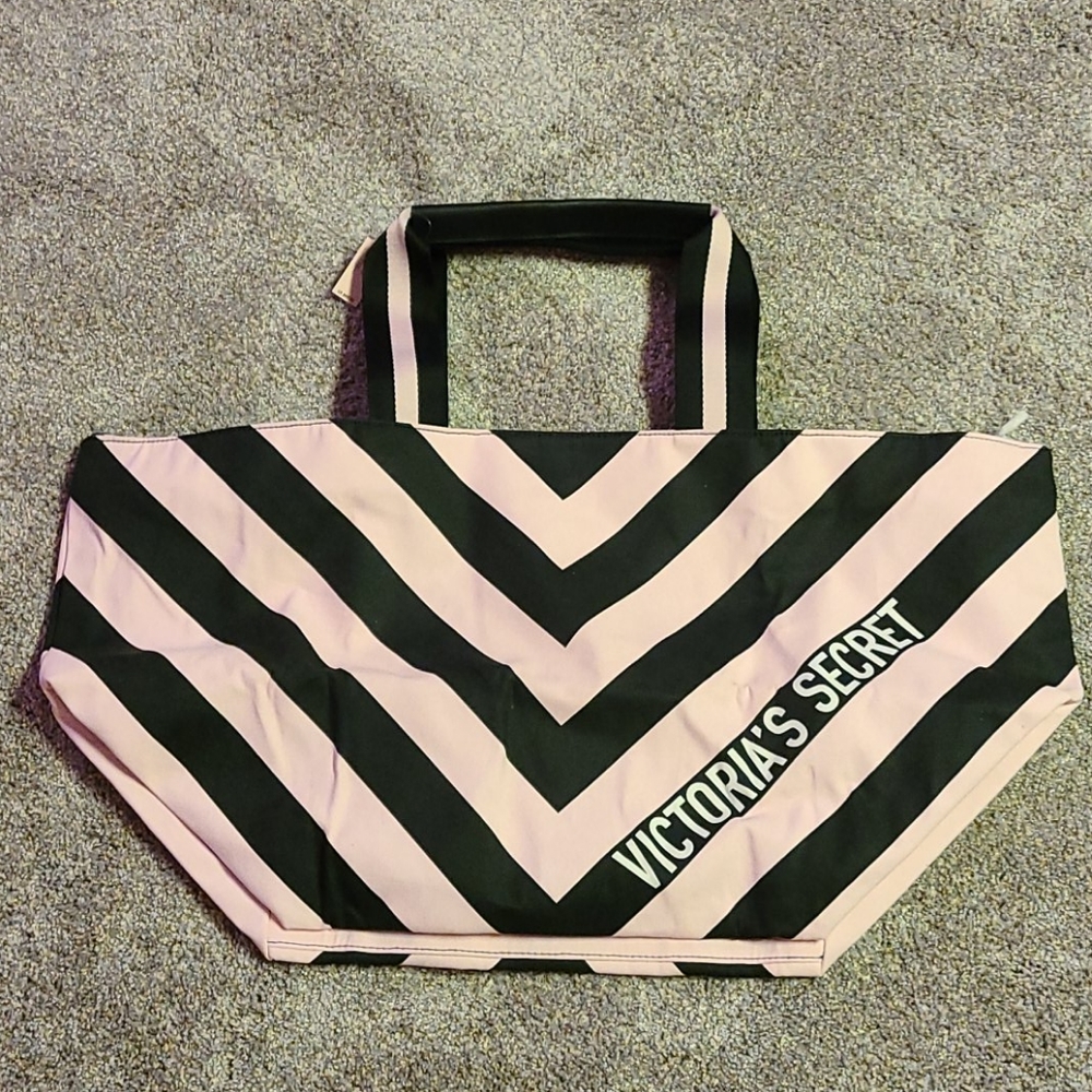🆕️ Pink and black stripe duffle